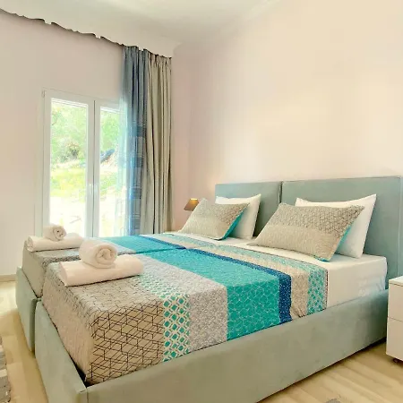 Nissaki Sunlight - New Above The Beach Holiday home