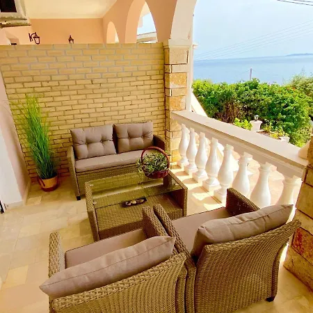 Nissaki Sunlight - New Above The Beach Holiday home